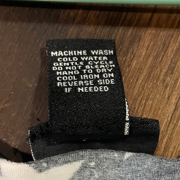 Rue 21 black and white star tank top - Picture 4 of 4